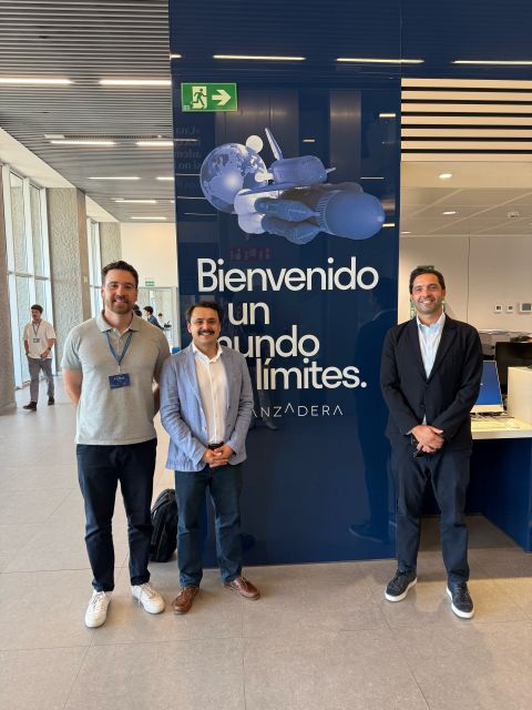Felipe Besnier, Hernán López y Sebastián Bozzo en Lanzadera, Valencia, durante la visita que dio origen a la microcredencial internacional en Legal Product Design.